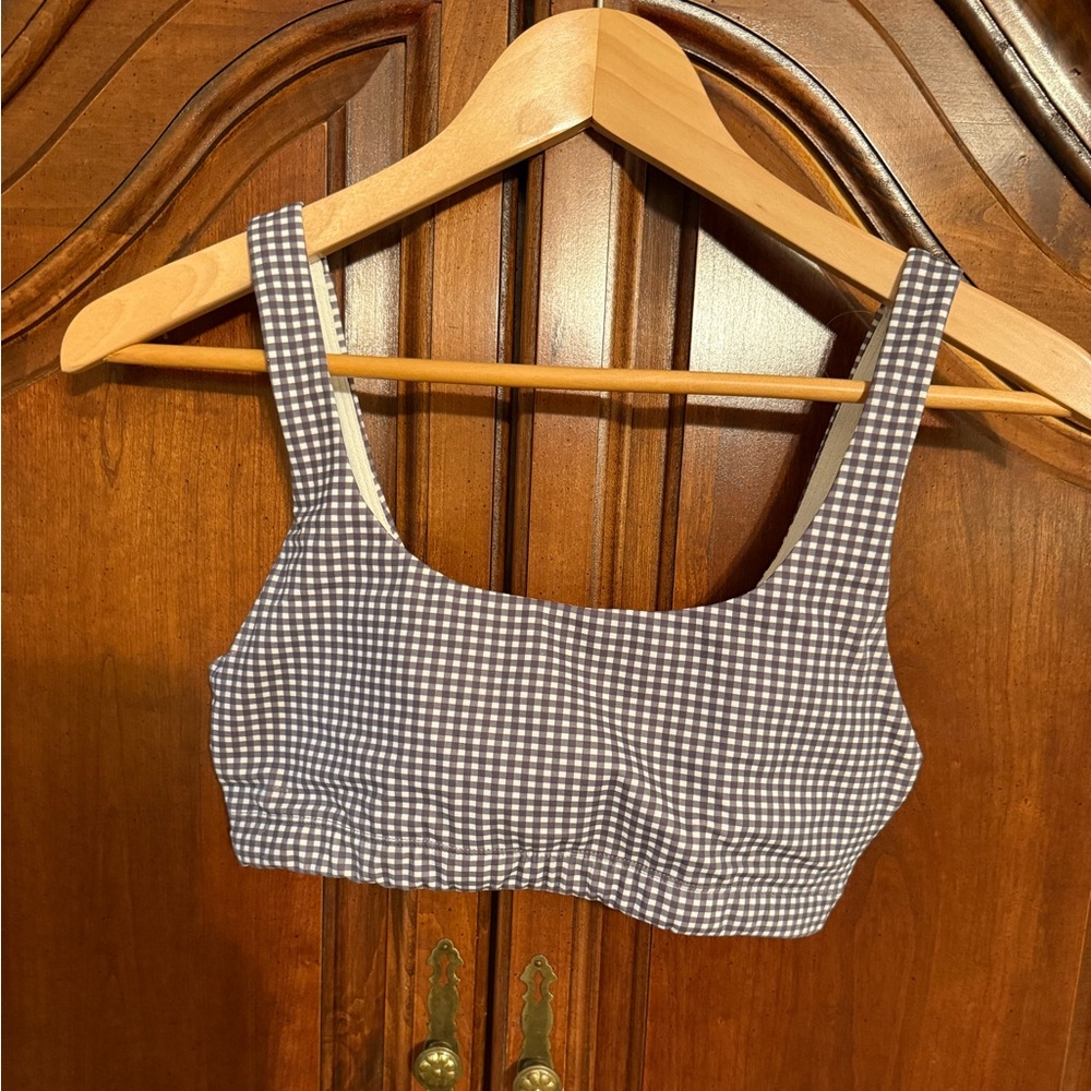 Vuori sports bra - size small